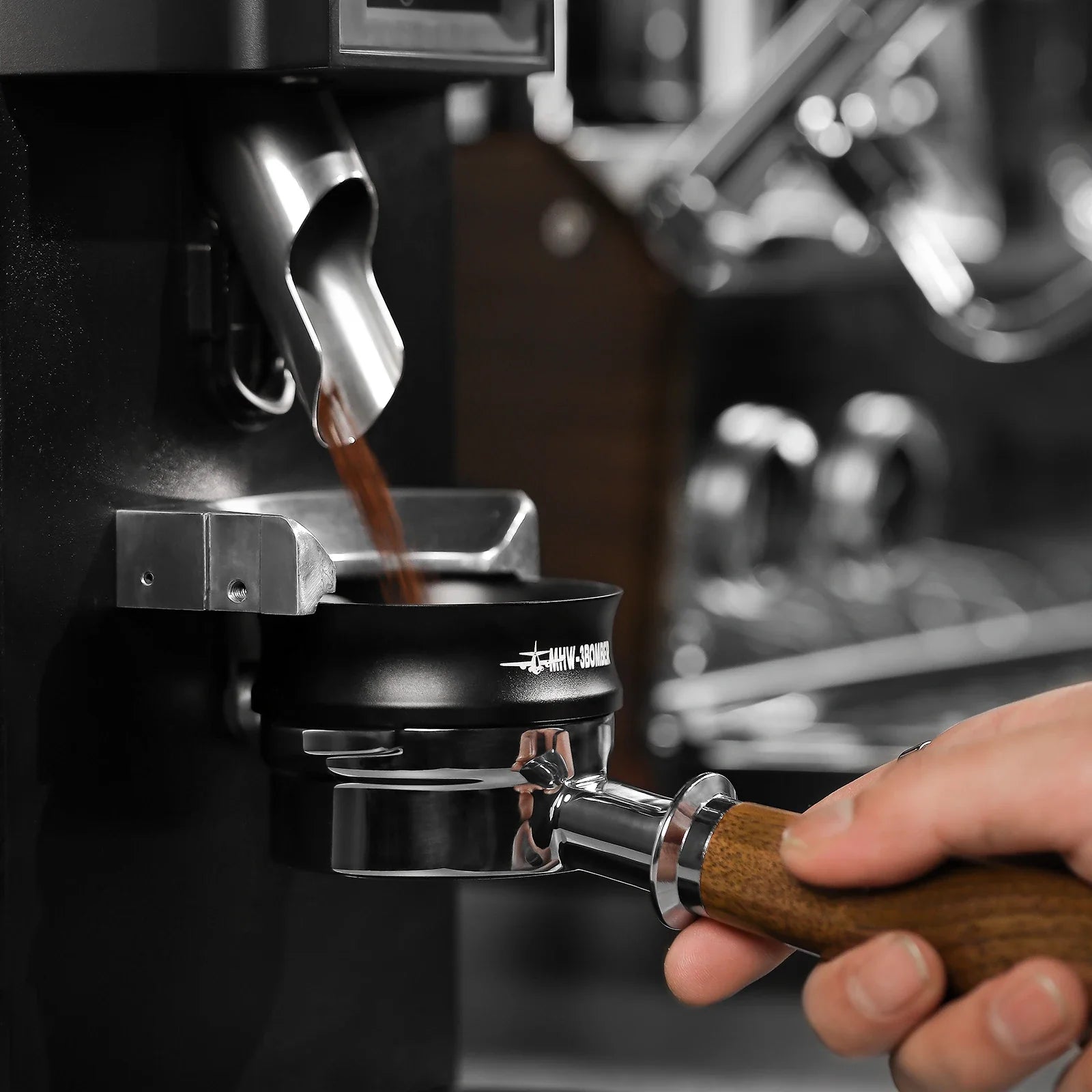 MHW-3BOMBER 58MM Magnetic Dosing Funnel with 10 Magnets Espresso Dosing Ring Fit 58mm Portafilter Chic Home Barista Accessories
