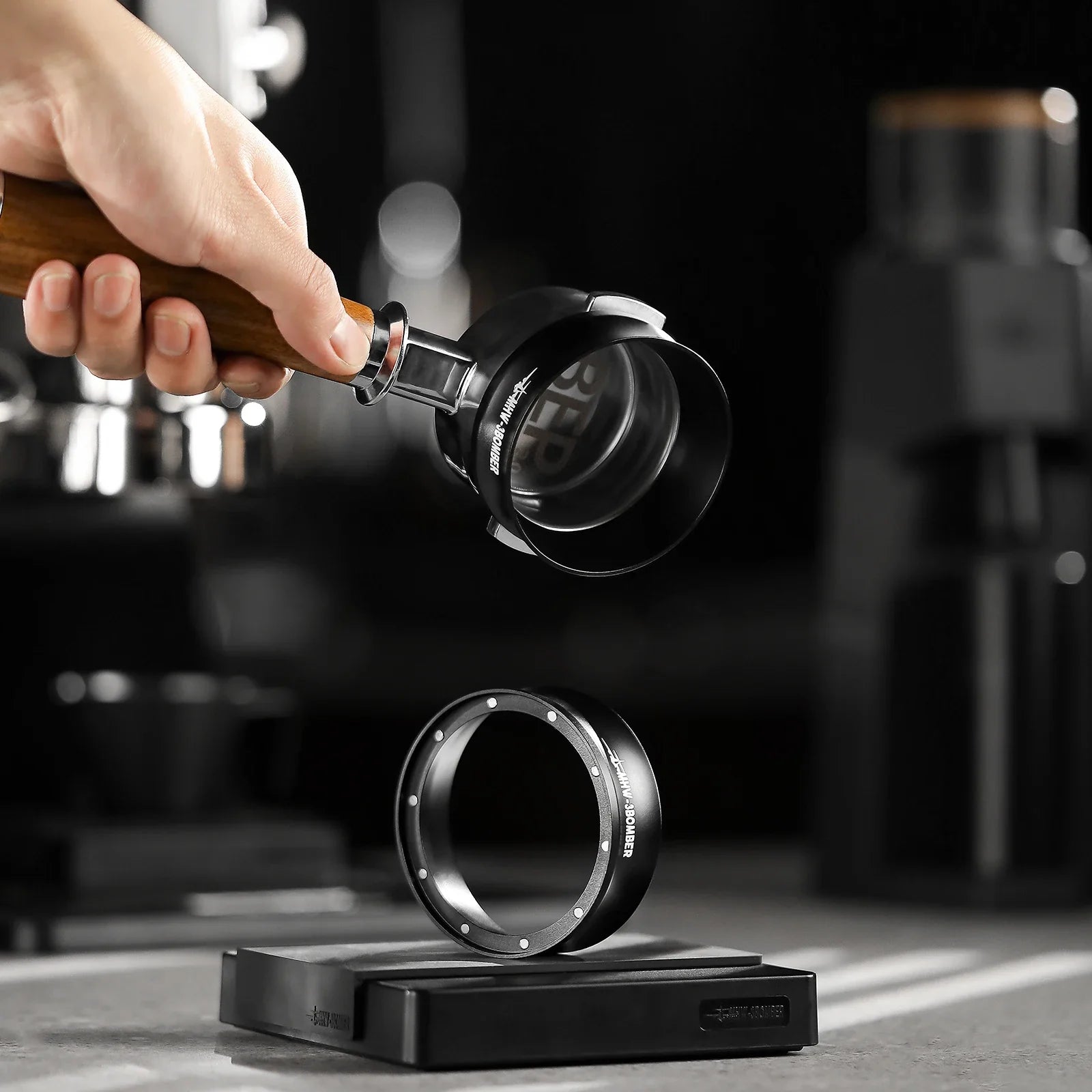 MHW-3BOMBER 58MM Magnetic Dosing Funnel with 10 Magnets Espresso Dosing Ring Fit 58mm Portafilter Chic Home Barista Accessories