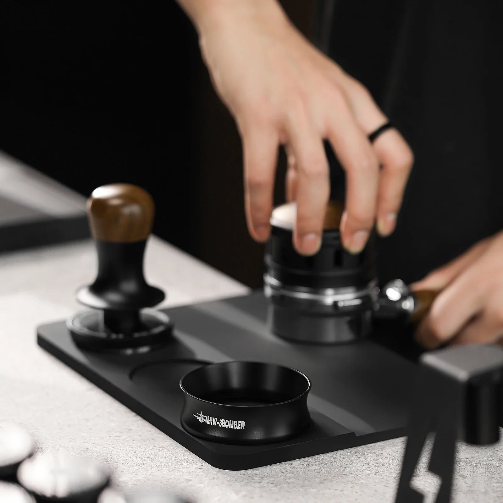 MHW-3BOMBER 58MM Magnetic Dosing Funnel with 10 Magnets Espresso Dosing Ring Fit 58mm Portafilter Chic Home Barista Accessories